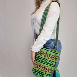 Alternative view of Mochila Guacara